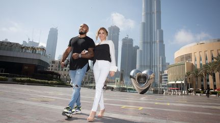 Les influenceurs Marc et Nadé Blata, visés par une plainte, ici à Dubaï le 11 février 2021 (FRED DUGIT / MAXPPP)