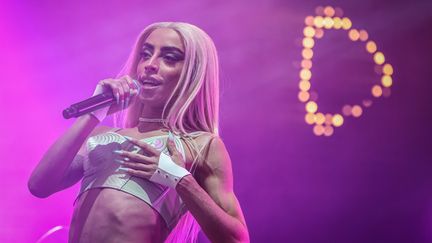 Le chanteur français Bilal Hassani, lors du festival Lollapalooza, à Paris, le 16 juillet 2022. (FRED DUGIT / MAXPPP)