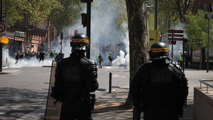 Une manifestation de "gilets jaunes" à Toulouse, le 13 avril 2019. (SANDRA FASTRE / HANS LUCAS)