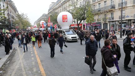 Journée de mobilisation contre le gouvernement, le 16 novembre 2017, à Paris. (MAXPPP)