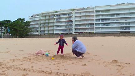 Vacances :&nbsp;la Toussaint passée sur la plage à La&nbsp;Baule (France 3)