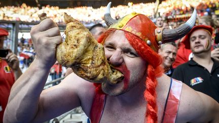 Un supporteur belge lors du match amical France-Belgique, au Stade de France, &agrave; Saint-Denis (Seine-Saint-Denis), le 7 juin 2015. (DIRK WAEM / BELGA MAG / AFP)