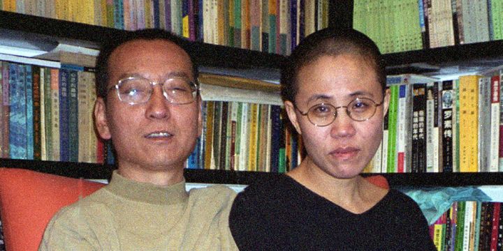Liu Xiaobo et son épouse Liu Xia en 2002 à Pékin.
 (Liu Family / AFP)