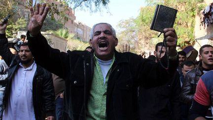 Manifestants contre le régime de Sissi dans le quartier El-Havamidiye du Caire le 28 novembre 2014, à l'appel de mouvements salafistes révolutionnaires.
 (STRINGER / ANADOLU AGENCY)