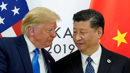 Donald Trump et Xi Jinping lors du G20 à Osaka (Japon), le 29 juin 2019. (KEVIN LAMARQUE / REUTERS)