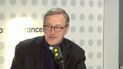 Monseigneur Patrick Chauvet, recteur-archiprêtre de la cathédrale Notre-Dame de Paris le 15 avril 2022. (FRANCEINFO / RADIO FRANCE)