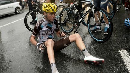 Romain Bardet à terre dans le final de la 19e étape du Tour 2014