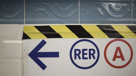 Le trafic du RER A a été interrompu pendant plus de sept heures, le 23 août 2016. (STEPHANE DE SAKUTIN / AFP)