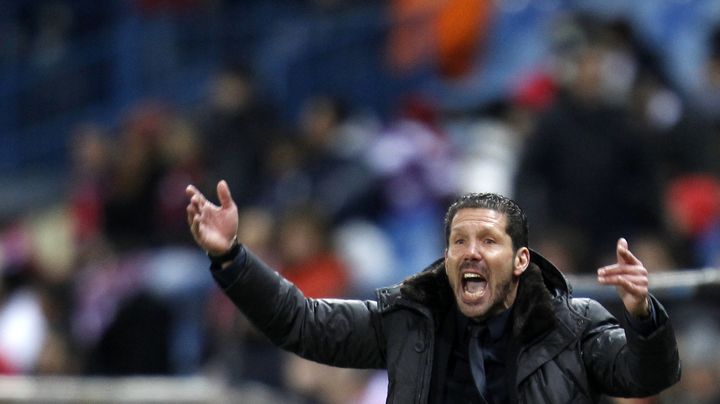 L'entra&icirc;neur de l'Atletico Madrid Diego Simeone, lors du match de son &eacute;quipe contre l'Espanyol Barcelone, dans son stade de Vicente-Calderon, le 24 f&eacute;vrier 2013. (JUAN MEDINA / REUTERS)