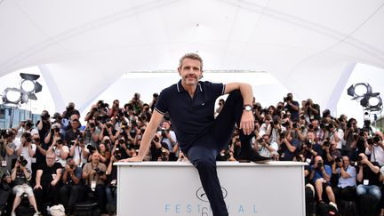 Lambert Wilson, maître de cérémonie du Festival de Cannes 2015
 (BERTRAND LANGLOIS / AFP)