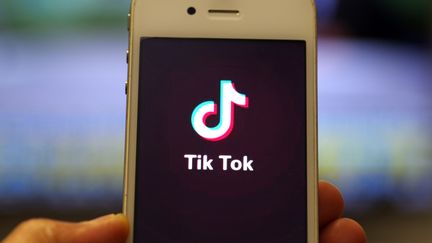 Réseaux sociaux : la passion Tik Tok