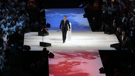 Emmanuel Macron lors d'un meeting à Bercy, le 17 avril 2017. (GEOFFROY VAN DER HASSELT / AFP)