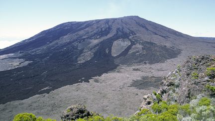 Le Piton de la Fournaise, sur l'Ile de La Réunion, en septembre 2017. (F. VIDAL - ANA  / ONLY FRANCE / AFP)