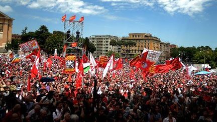 Manifestation des ouvriers métallurgistes italiens, le 18 mai 2013, sur ​​la Piazza San Giovanni à Rome. (AFP PHOTO / Filippo MONTEFORTE)