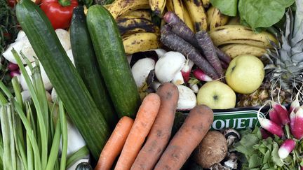 Des légumes et des fruits. (MIGUEL MEDINA / AFP)