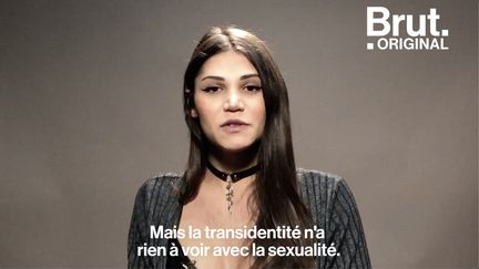 Comment se passe une opération de changement de sexe, est-ce que ça prend longtemps… La tiktokeuse Jade répond à sept questions très simples.