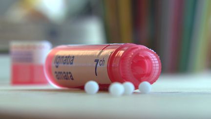 Enquête sur un médecin proposant de "traiter" l'homosexualité par l'homéopathie