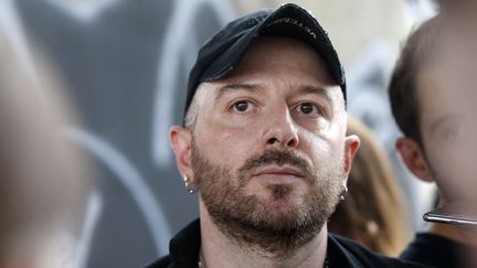 Demna Gvasalia, le créateur de la marque Vetements, le 1er juillet 2018 (GEOFFROY VAN DER HASSELT / AFP)