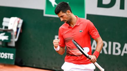 Novak Djokovic à Roland-Garros, le 25 mai 2022. (VICTOR JOLY / AFP)