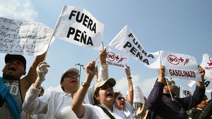 Manifestation contre l'augmentation de 20% du prix des carburants au 1er janvier, à Mexico, capitale du Mexique. (ALFREDO ESTRELLA / AFP)