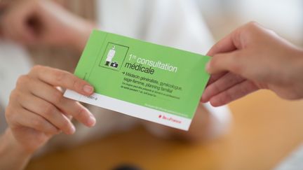 Un pass contraception photographié le 5 août 2014. (AFP)