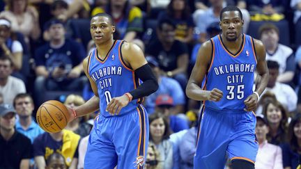 Russell Westbrook et Kevin Durant ont apporté la 21e victoire de la saison à OKC (ANDY LYONS / GETTY IMAGES NORTH AMERICA)