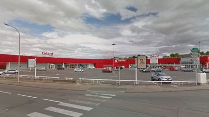 Des "gilets jaunes" ont mené un relevé de prix dans le magasin Géant Casino de Montceau-les-Mines (Saône-et-Loire), le 3 janvier 2018. (GOOGLE MAPS)