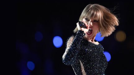 Taylor Swift sur la scène des Grammy Award, à Los Angeles, le 14 février 2016
 (Kevork Djansezian / Getty Images North America / AFP)