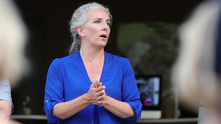 Delphine Bahto&nbsp;à sa permanence dans les Deux-Sèvres lors des résultats du second tour des législatives, le 19 juin 2022. (BENOIT FELACE / MAXPPP)