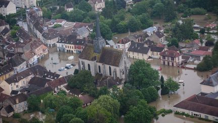 &nbsp; (Le centre-ville de Nemours sous l'eau le 1er juin 2016 © Maxppp)