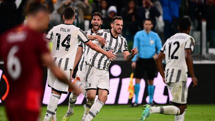 Federico Gatti célèbre son égalisation contre le FC Séville en demi-finale aller de la Ligue Europa, jeudi 11 mai. (MARCO BERTORELLO / AFP)