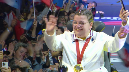 Jeux paralympiques 2024 : Aurélie Aubert, championne de boccia, célébrée par le public