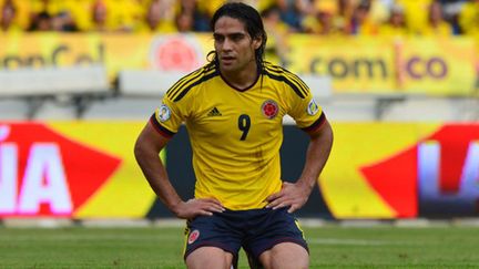 Radamel Falcao va-t-il pouvoir se relever à temps pour le Mondial ? (LUIS ACOSTA / AFP)