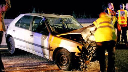 Accident de la circulation &agrave; contre-sens sur l'autoroute&nbsp;entre Montpellier et N&icirc;mes le lundi 27 mai 2013. (MICHAEL ESDOURRUBAILH / MIDI LIBRE / MAXPPP)