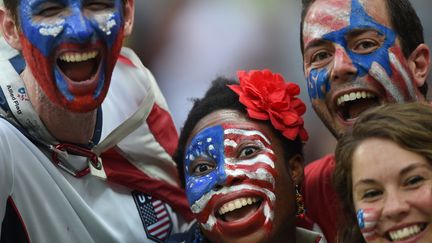 Des supporters de la Team USA, &agrave; l'Amazonia Arena, &agrave; Manaus (Br&eacute;sil), pour le match des Etats-Unis contre le Portugal, le 22 juin 2014.&nbsp; (FRANCISCO LEONG / AFP)