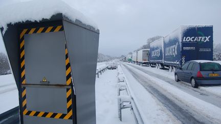 Les radars automatiques n'adaptent pas les limitations de vitesse en fonction de la météo, contrairement aux radars mobiles. (MAXPPP)