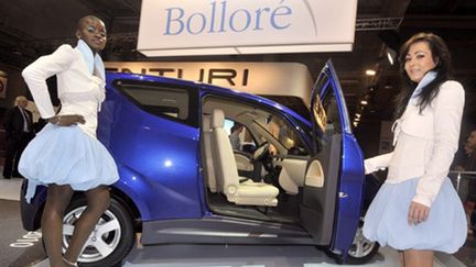 La voiture électrique Bolloré sera inspirée de sa Blue Car (AFP - BORIS HORVAT)