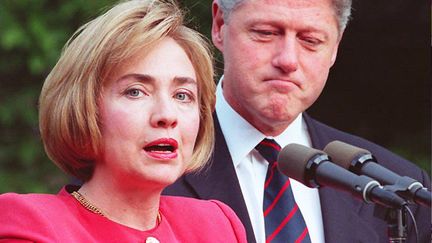 Hillary et Bill Clinton rendent hommage &agrave; Jacqueline Kennedy, &agrave; Washington, le 20 mai 1995, lendemain de la mort de l'ancienne Premi&egrave;re dame. (J. DAVID AKE / AFP)