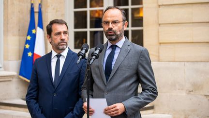 Le Premier ministre, aux côtés du ministre de l'Intérieur, s'exprime sur l'affaire Steve Maia Caniço, le 30 juillet 2019, à Matignon, à Paris.&nbsp; (XOSE BOUZAS / HANS LUCAS / AFP)