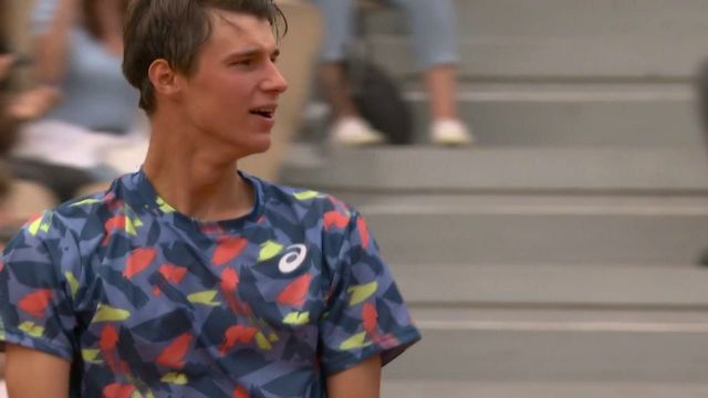 Grâce à un ultime passing, Gabriel Debru s'impose en finale du tableau juniors en battant le Belge Gilles Arnaud Bailly en deux heures de jeu. Le Français de 16 ans succède à Lucas Van Aasche et signe sa première victoire en Grand Chelem chez les juniors.