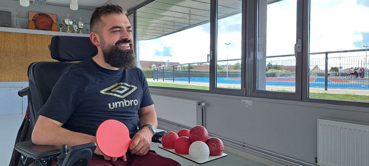 Jean-Christophe Tabary, président du club de boccia de Berck-sur-Mer et champion de France en catégorie BC1. (BENJAMIN ILLY / RADIO FRANCE)