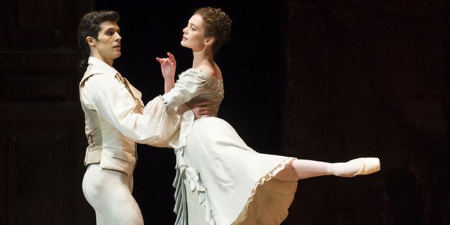   Aurélie Dupont et Roberto Bolle dans "L'Histoire de Manon"
 (Julien Benhamou/Opéra national de Paris)