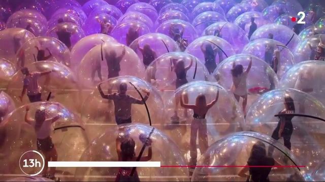 États-Unis : à Oklahoma City, les spectateurs d'un concert sont placés dans des bulles