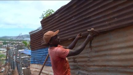 A Mayotte, des bidonvilles déjà reconstruits (franceinfo)