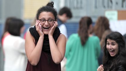 Une candidate re&ccedil;ue au bac, au lyc&eacute;e Pasteur de Strasbourg, le 5 juillet 2013. (FREDERICK FLORIN / AFP)