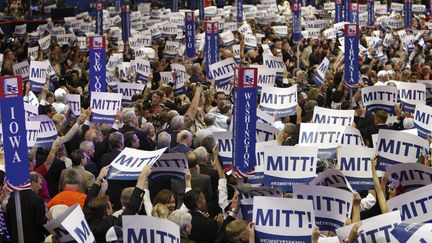 Pr&egrave;s de 4 400 d&eacute;l&eacute;gu&eacute;s r&eacute;publicains r&eacute;unis &agrave; Tampa (Floride) soutiennent leur candidat Mitt Romney pour la course &agrave; la pr&eacute;sidentielle am&eacute;ricaine, le 28 ao&ucirc;t 2012. (LYNNE SLADKY / AP / SIPA)