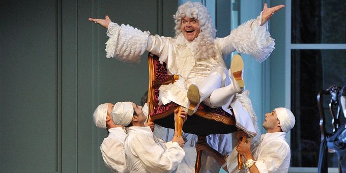 Cornelius Obonya dans le rôle de M. Jourdain, dans &quot;Ariane à Naxos&quot; de Strauss
 (ERNST WUKITS / AFP)