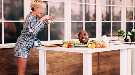 Au Paradox Museum, cette expérience vous fait littéralement perdre la tête. Un jeu de miroirs, stratégiquement installé, donne l’illusion que votre tête est le plat de résistance d’un diner surnaturel ! Mais où est passé votre corps ? Paradox Museum. 38, boulevard des Italiens. 75009 Paris. Tarifs : adulte (27 €), enfant (22 €). (Albin Durand)