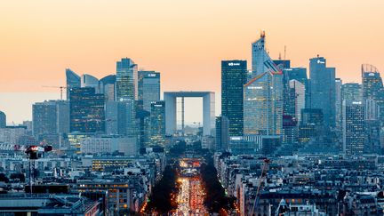 La Défense, le quartier d'affaires de la métropole du Grand Paris en Île-de-France, deuxième quartier d'affaires le plus attractif en Europe. (ALEXANDER SPATARI / MOMENT RF / GETTY IMAGES)