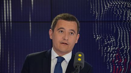 Le ministre de l'Action et des Comptes publics Gérald Darmanin sur franceinfo le 25 avril 2018. (JEAN-CHRISTOPHE BOURDILLAT / RADIO FRANCE)